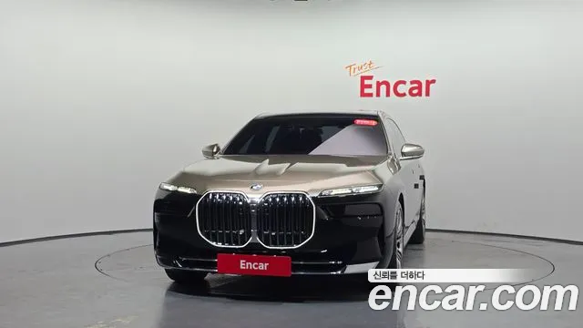 BMW 7-Series 7 серия (G70) 740i sDrive Design Pure Excellence — Фото автомобиля 3