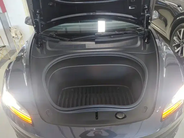 Tesla Model 3 — Фото автомобиля 19