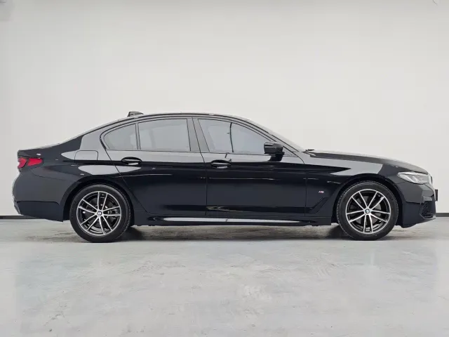 BMW 5 Series — Фото автомобиля 11