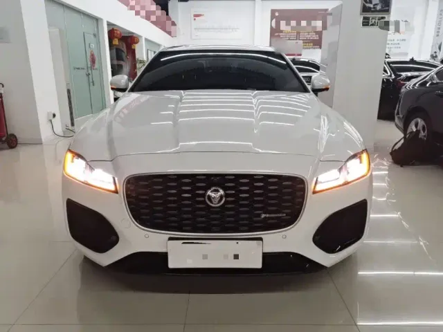 Jaguar XFL — Фото автомобиля 2