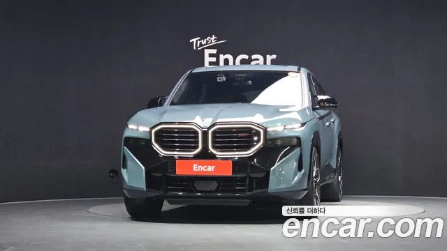 BMW XM — Фото автомобиля 3