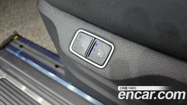 Hyundai Staria Staria 4WD Lounge 9 мест — Фото автомобиля 19