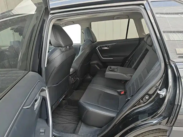 Toyota Wildlander — Фото автомобиля 16