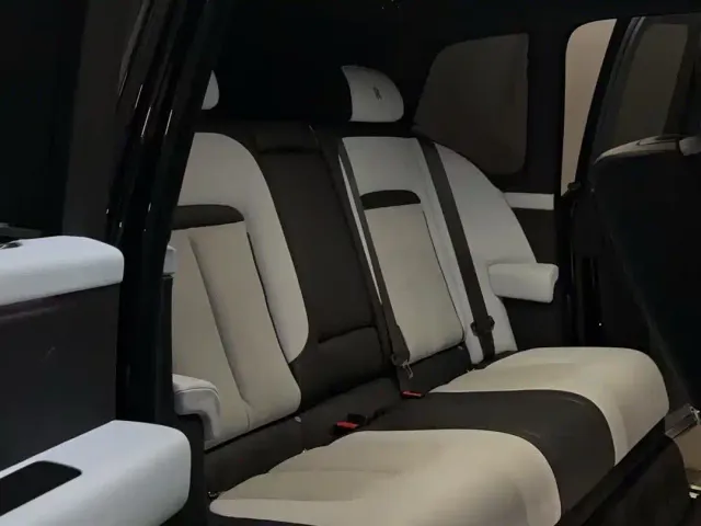 Rolls-Royce Cullinan — Фото автомобиля 11