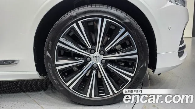 Volvo S90 — Фото автомобиля 6