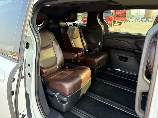 Toyota Granvia — Фото автомобиля 12