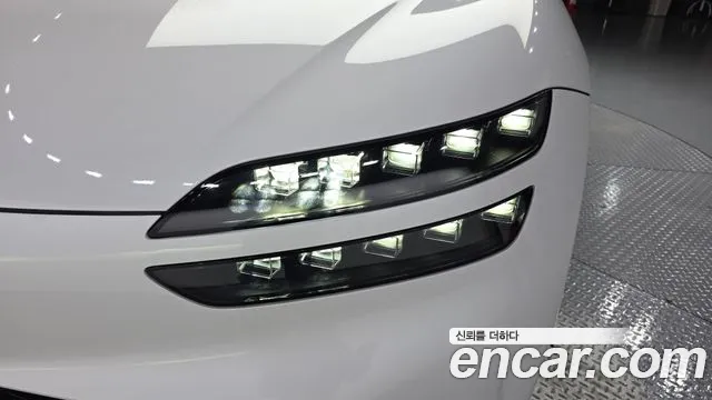 Genesis GV60 — Фото автомобиля 21