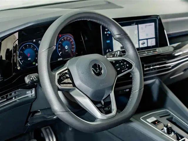 Volkswagen Golf — Фото автомобиля 10