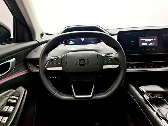 Changan Qiyuan Q05 — Фото автомобиля 11