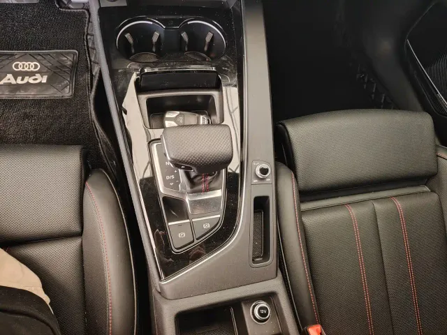 Audi A4L — Фото автомобиля 13