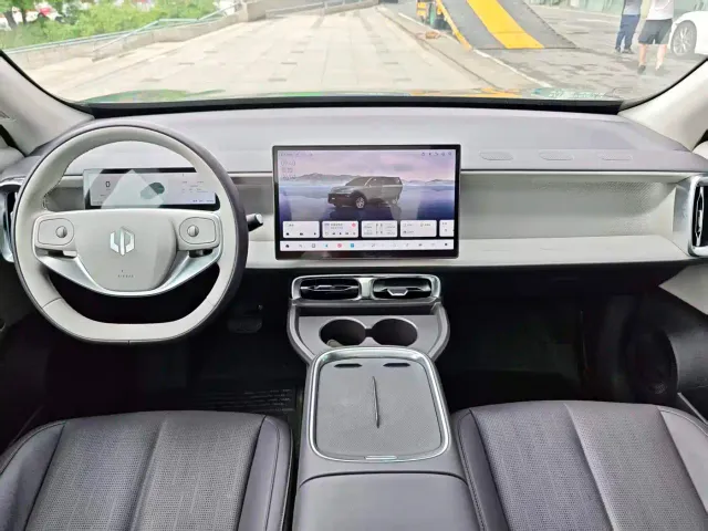 Leapmotor B10 — Фото автомобиля 12