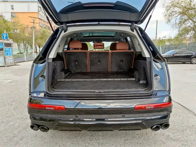 Audi Q7 — Фото автомобиля 23