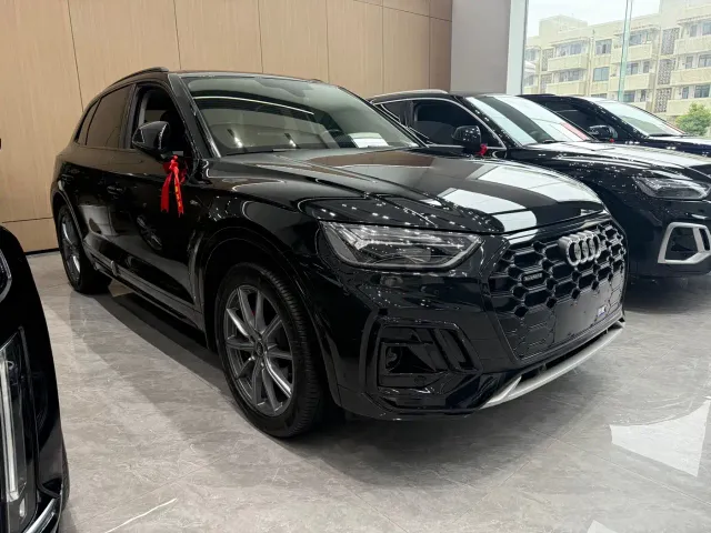 Audi Q5L — Фото автомобиля 3