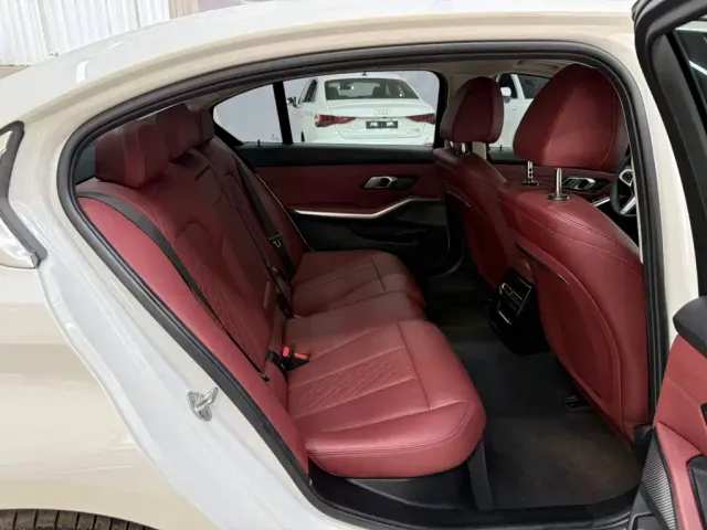BMW 3 Series — Фото автомобиля 22