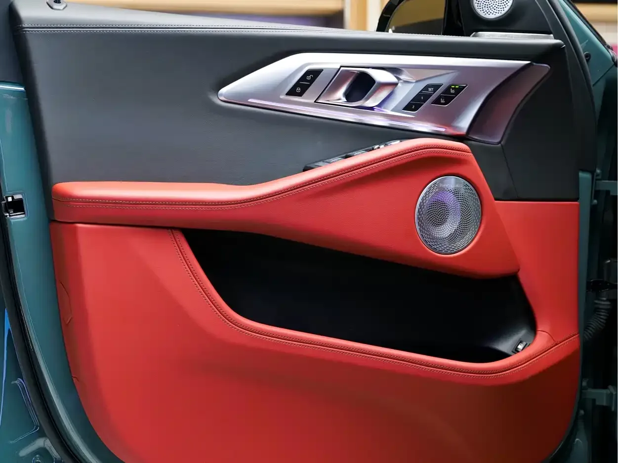 BMW BMW XM 2023 Model Base — Фото автомобиля 10