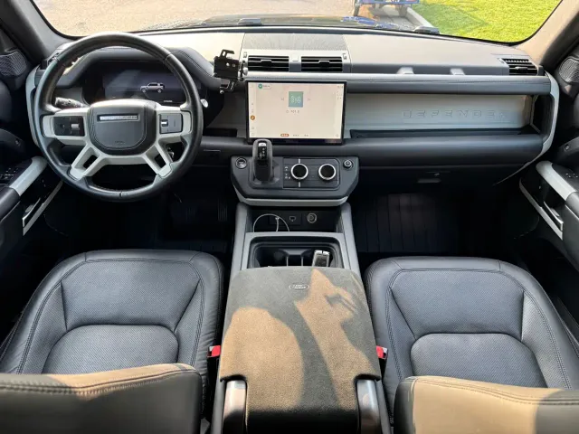 Land Rover Defender — Фото автомобиля 12