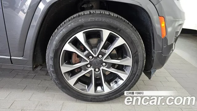 Jeep Cherokee Grand Cherokee(WL) 3.6 Overland — Фото автомобиля 16