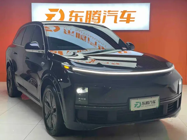 Li Auto L8 — Фото автомобиля 3