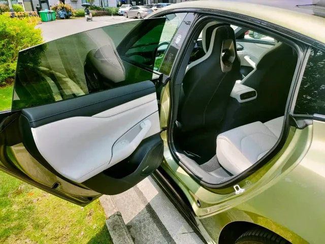 Xiaomi SU7 — Фото автомобиля 27