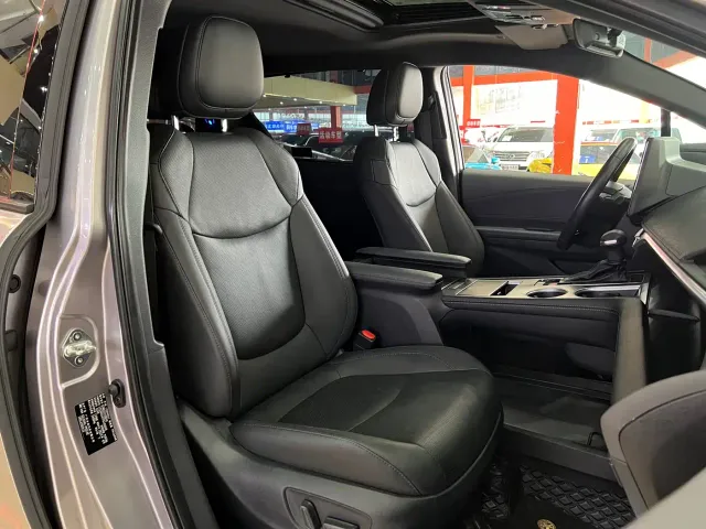 Toyota Sienna — Фото автомобиля 15