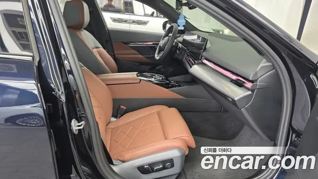 BMW 5-Series 5 серия (G60) 530i xDrive M Sport — Фото автомобиля 24