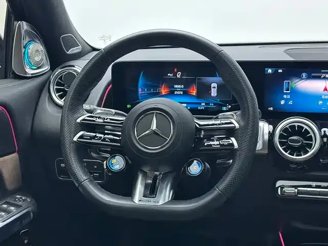 Mercedes-Benz GLB AMG — Фото автомобиля 11