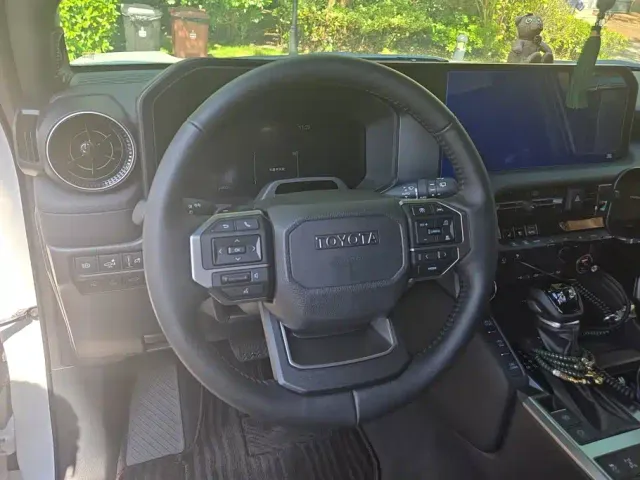 Toyota Prado — Фото автомобиля 15