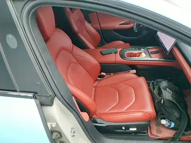 Xiaomi SU7 — Фото автомобиля 24