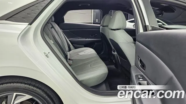 Hyundai Avante CN7 — Фото автомобиля 11