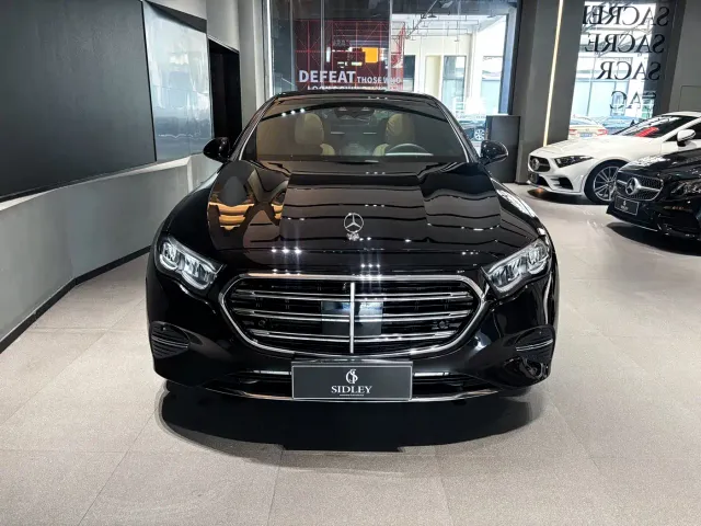 Mercedes-Benz E-Class — Фото автомобиля 2