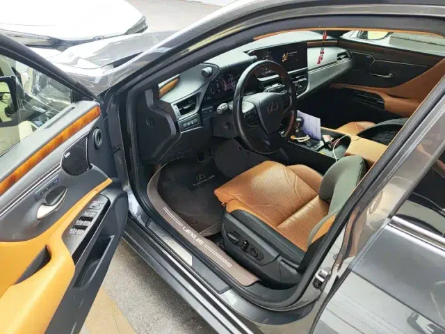 Lexus ES — Фото автомобиля 3