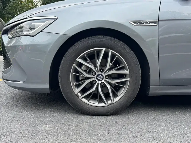 BYD Qin PLUS — Фото автомобиля 21