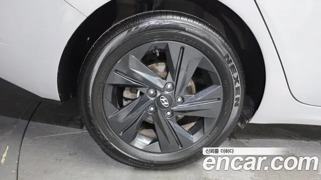 Hyundai AVANTE Smart — Фото автомобиля 5