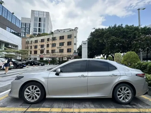 Toyota Camry 2023 2.0G Luxury Edition — Фото автомобиля 3