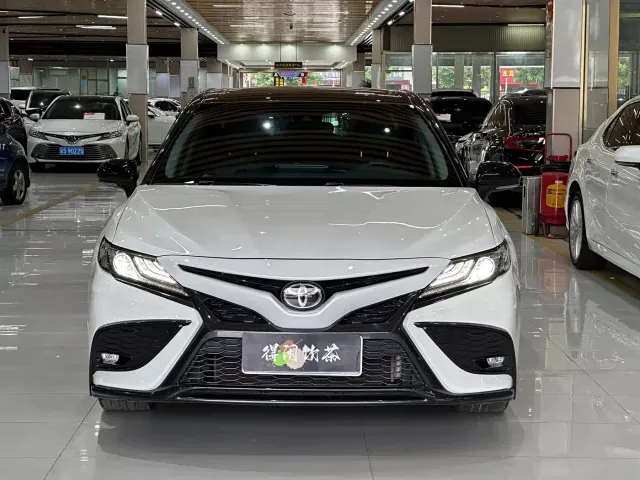 Toyota Camry — Фото автомобиля 2