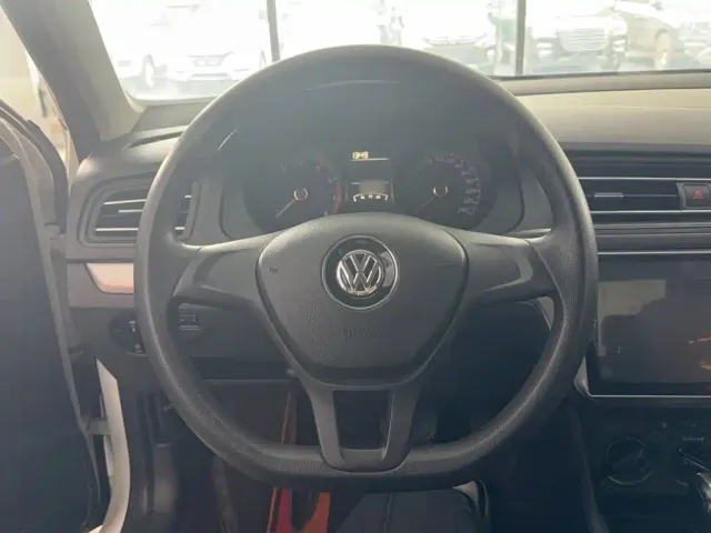 Volkswagen Lavida — Фото автомобиля 2