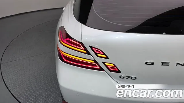 Genesis G70 — Фото автомобиля 18