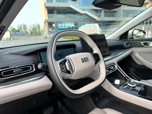 Geely Galaxy Stellar 6 — Фото автомобиля 11