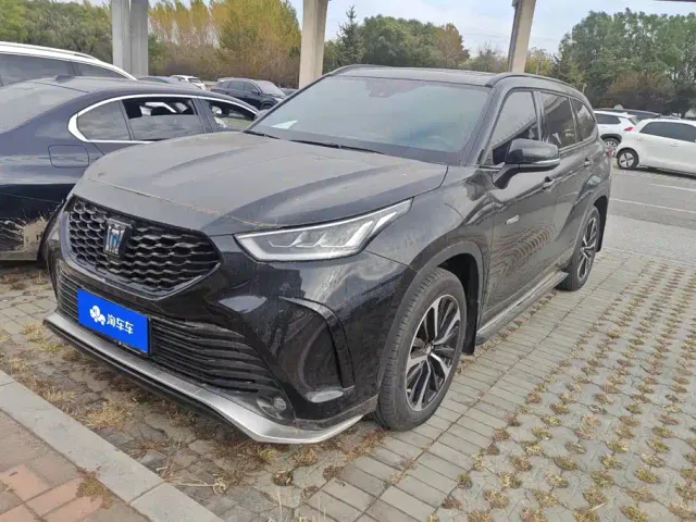 Фотография автомобиля — Toyota Crown Kluger
