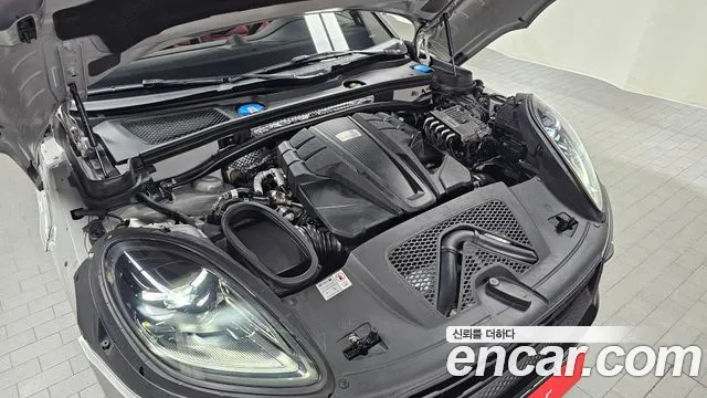 Porsche Macan — Фото автомобиля 5