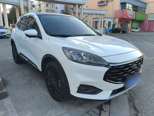 Ford Escape — Фото автомобиля 3