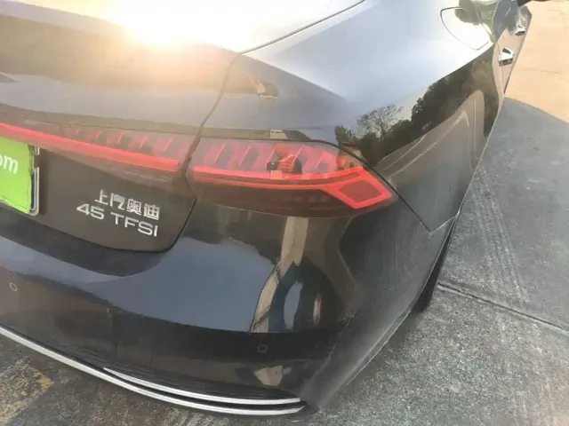 Audi A7L — Фото автомобиля 7