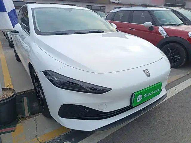 Roewe D7 — Фото автомобиля 3