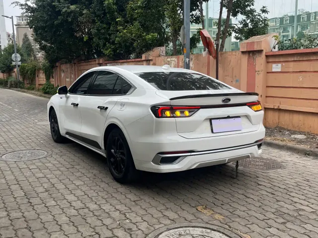 Ford Mondeo — Фото автомобиля 18