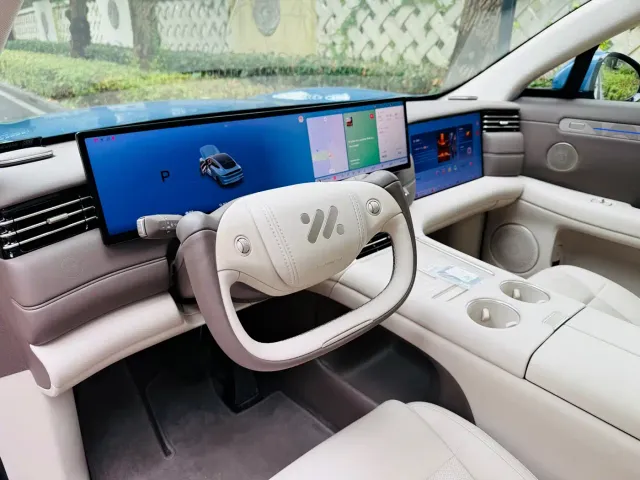 IM Motors LS6 — Фото автомобиля 11
