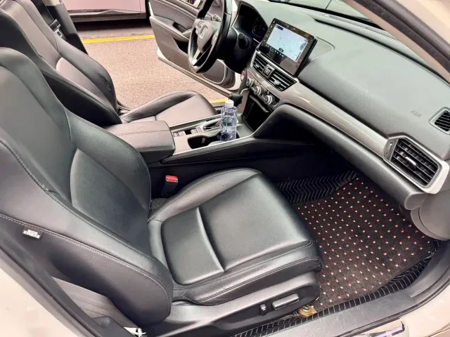 Honda Accord — Фото автомобиля 9