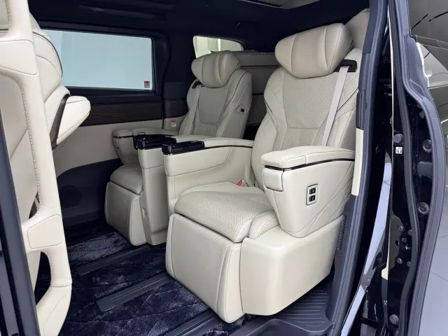 Toyota Alphard — Фото автомобиля 5