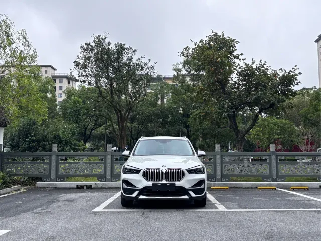 BMW X1 — Фото автомобиля 2