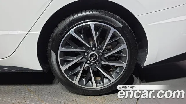 Hyundai Sonata Sonata (DN8) 1.6 Turbo — Фото автомобиля 20
