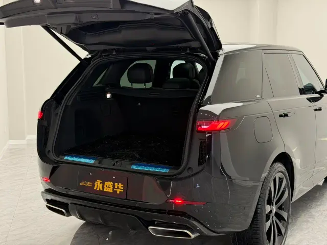 Land Rover Range Rover Sport — Фото автомобиля 2